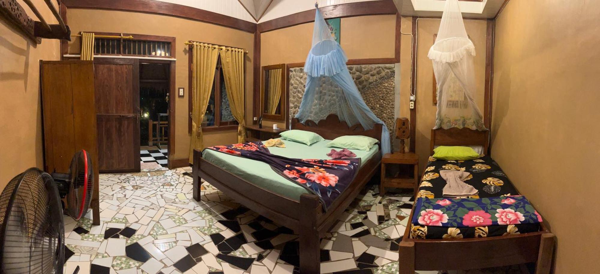 Junia Guesthouse Bukit Lawang Exterior photo
