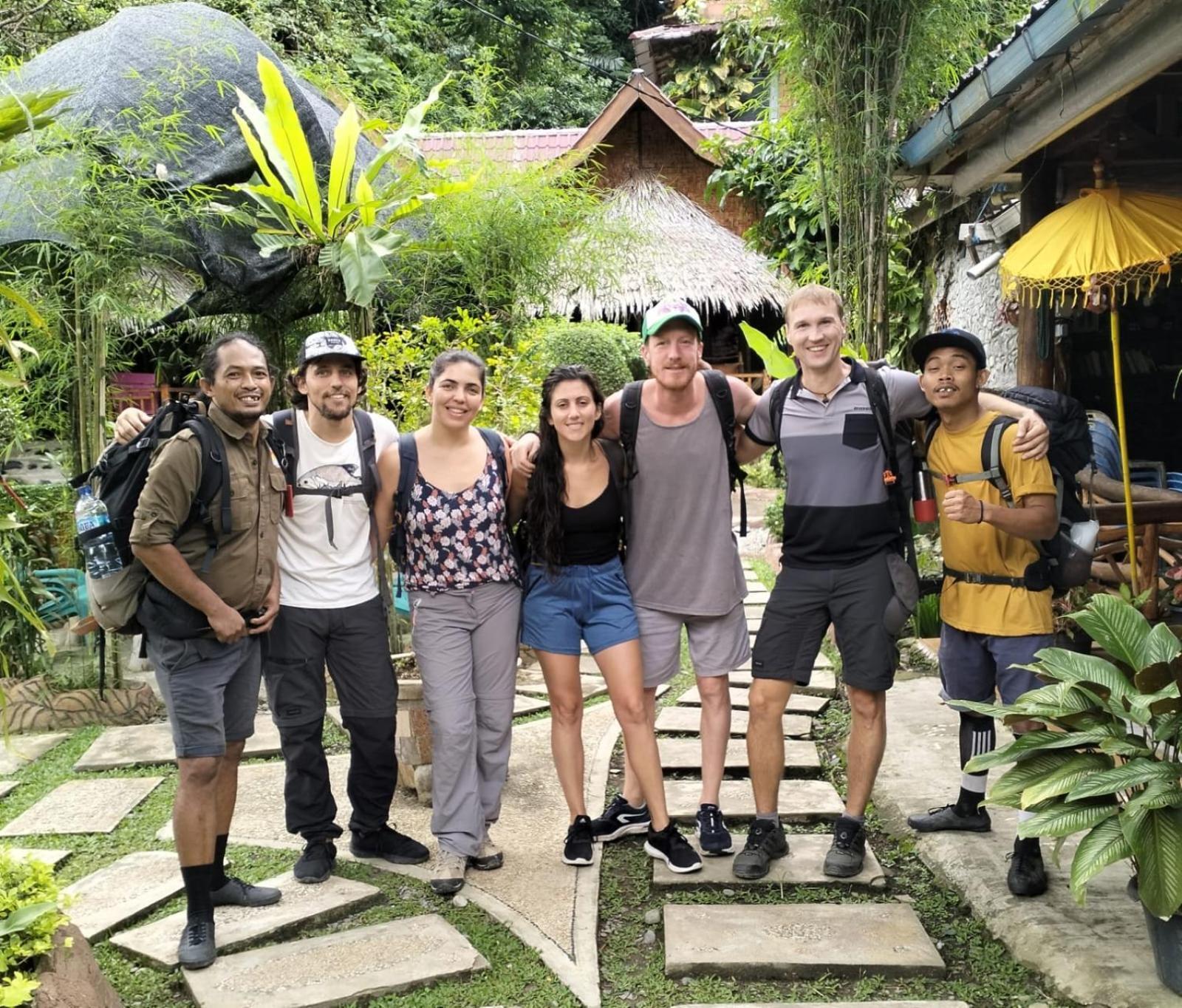 Junia Guesthouse Bukit Lawang Exterior photo