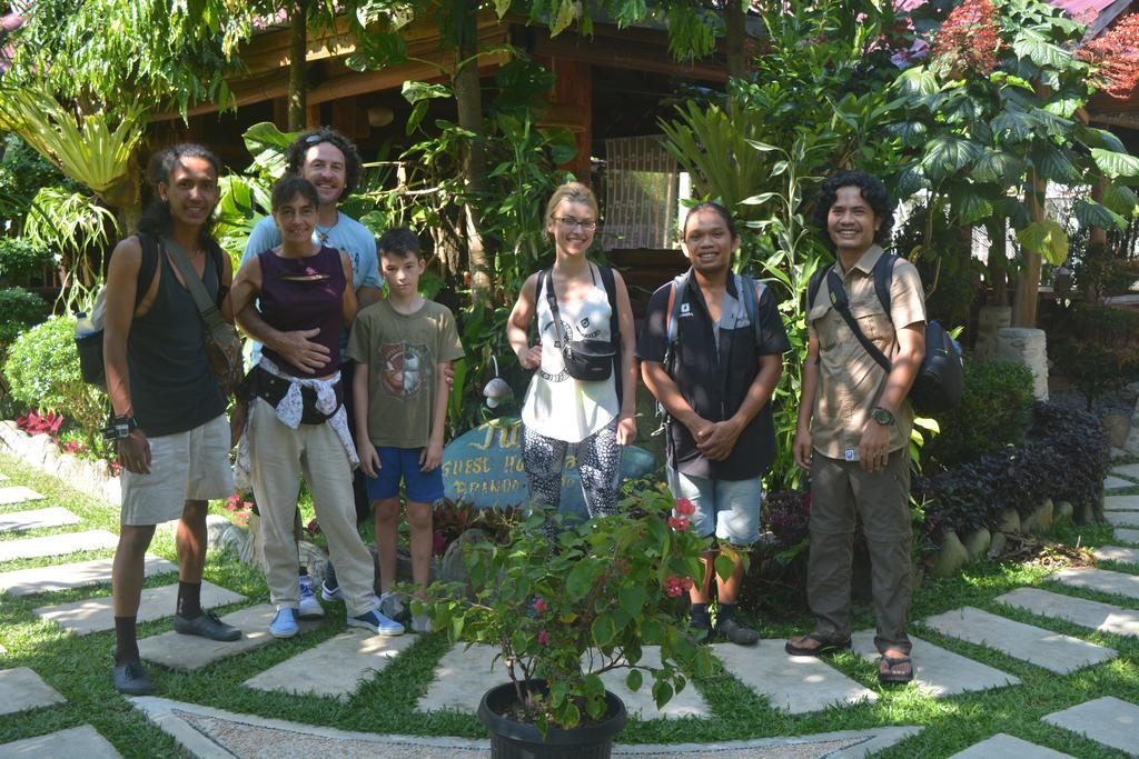 Junia Guesthouse Bukit Lawang Exterior photo