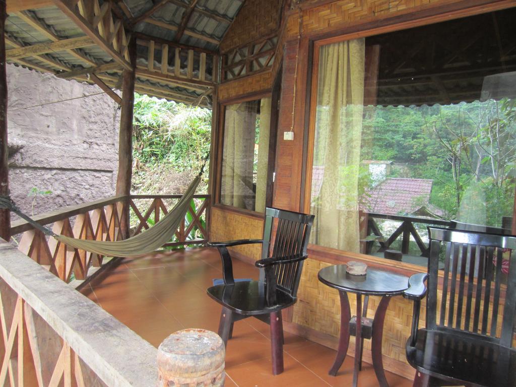Junia Guesthouse Bukit Lawang Exterior photo