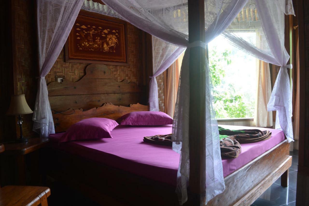 Junia Guesthouse Bukit Lawang Exterior photo